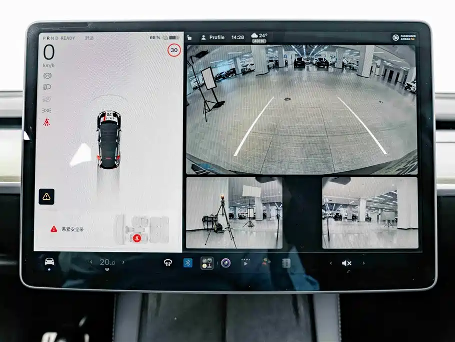 Tesla Model Y — миниатюра 11