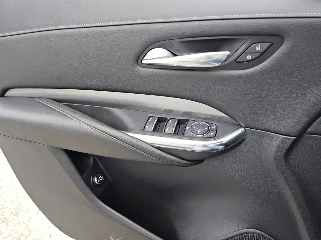 Cadillac XT4 — миниатюра 8