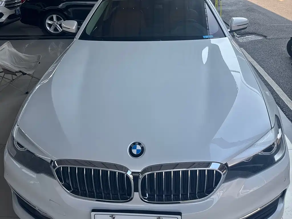 BMW 5 Series — миниатюра 2