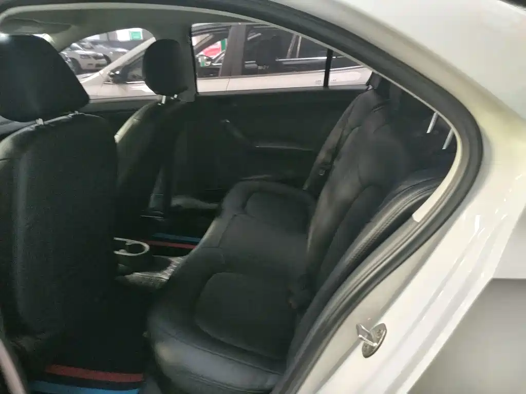 Volkswagen Santana — миниатюра 3