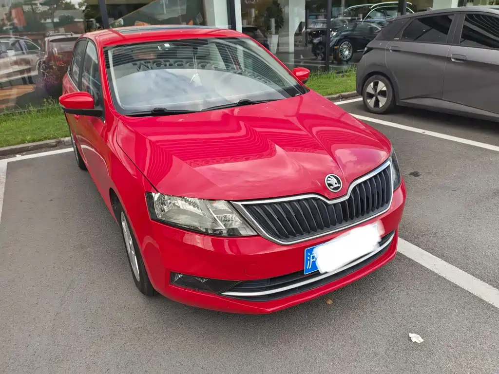 Skoda Rapid Spaceback — миниатюра 3