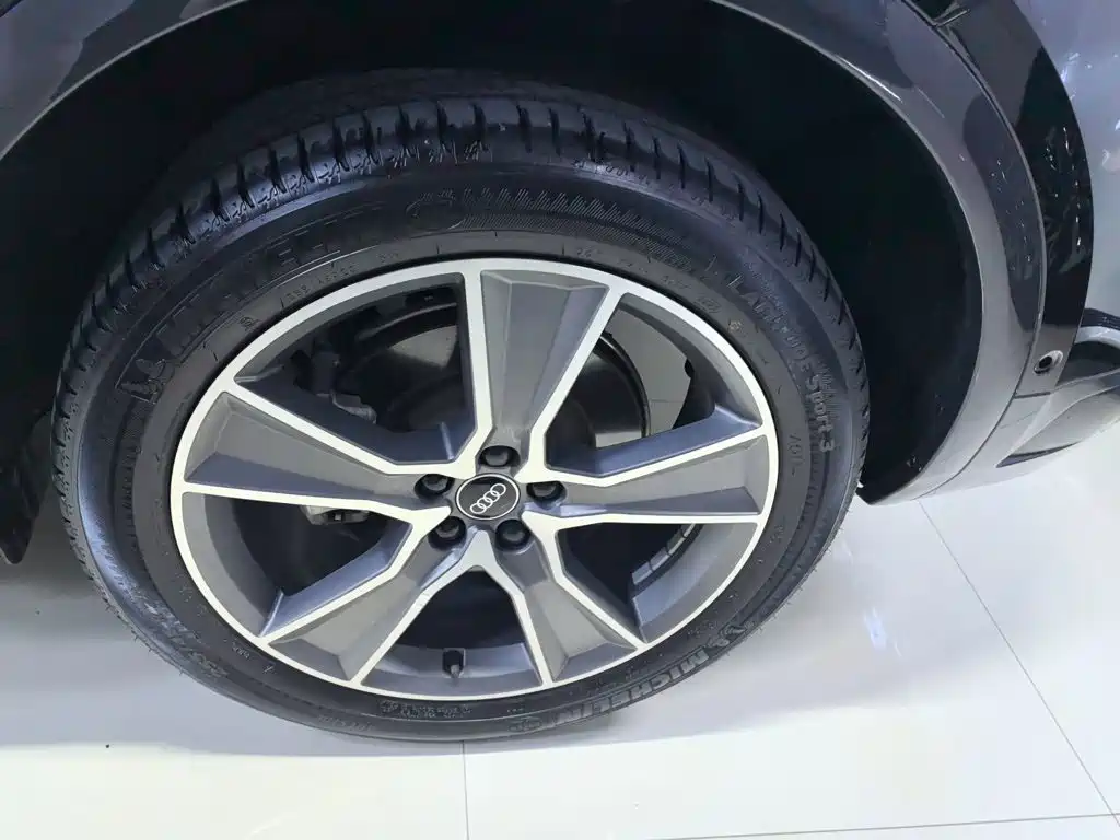 Audi Q5L — миниатюра 3