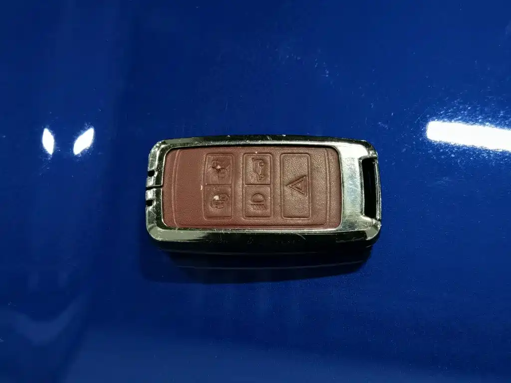 Jaguar E-PACE — миниатюра 19