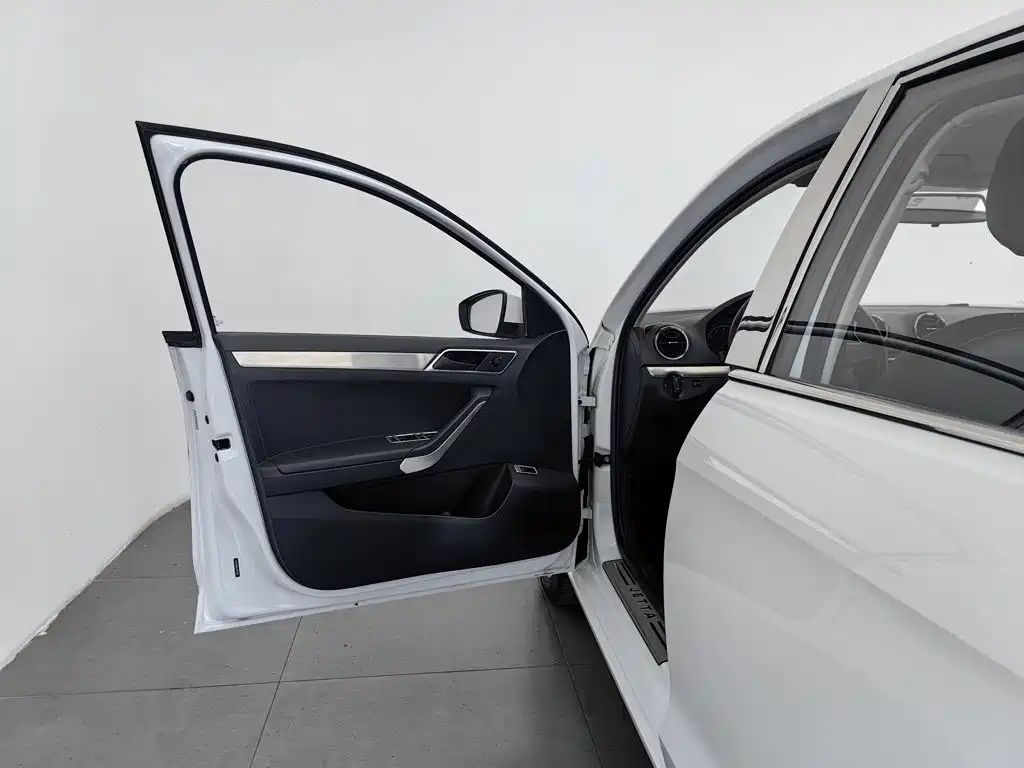 Volkswagen Jetta — миниатюра 8
