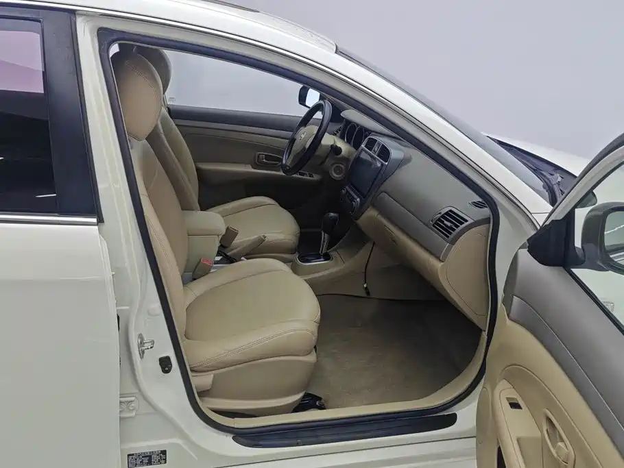 Nissan Sylphy — миниатюра 8