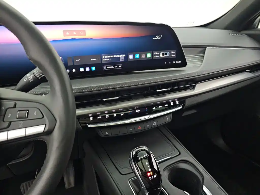 Cadillac XT4 — миниатюра 10