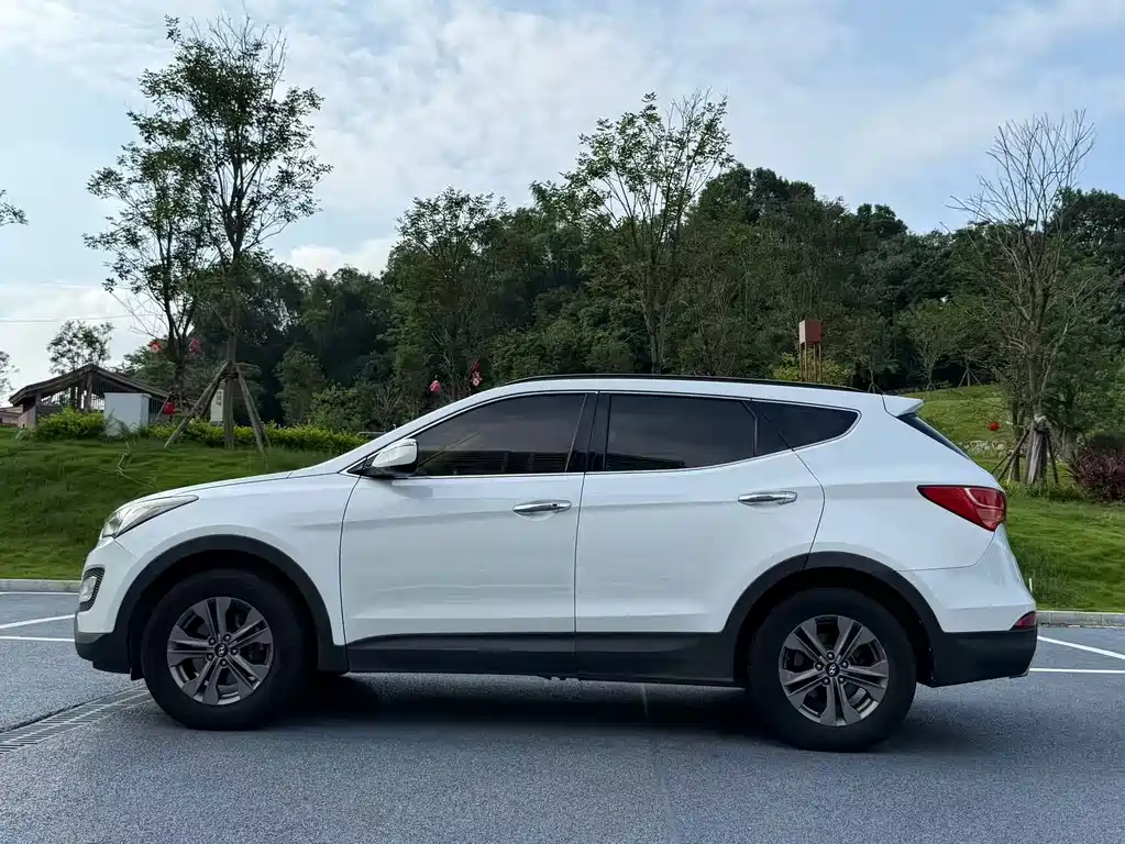 Hyundai Santa Fe — миниатюра 10