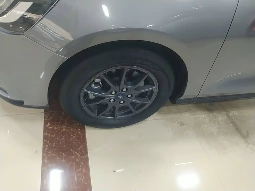 Ford Focus — миниатюра 23