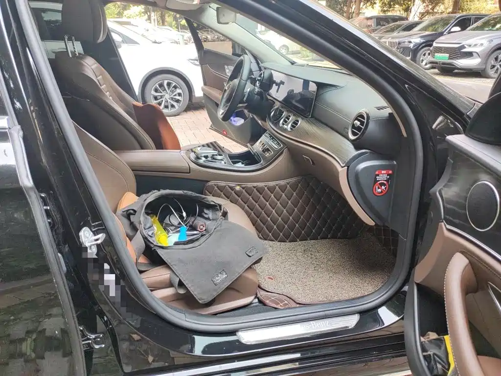 Mercedes-Benz E-Class — миниатюра 17