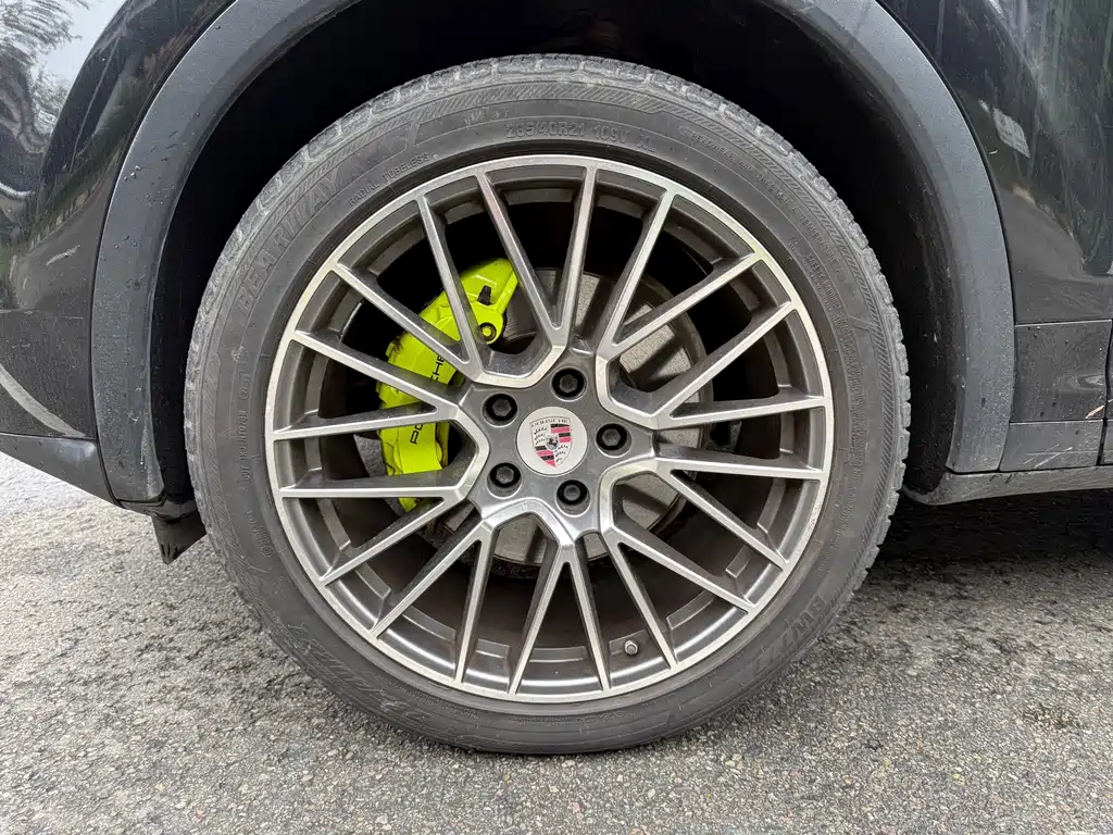 Porsche Cayenne Hybrid — миниатюра 11