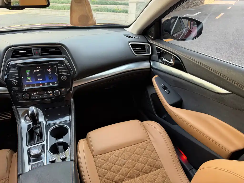 Nissan Cima — миниатюра 11