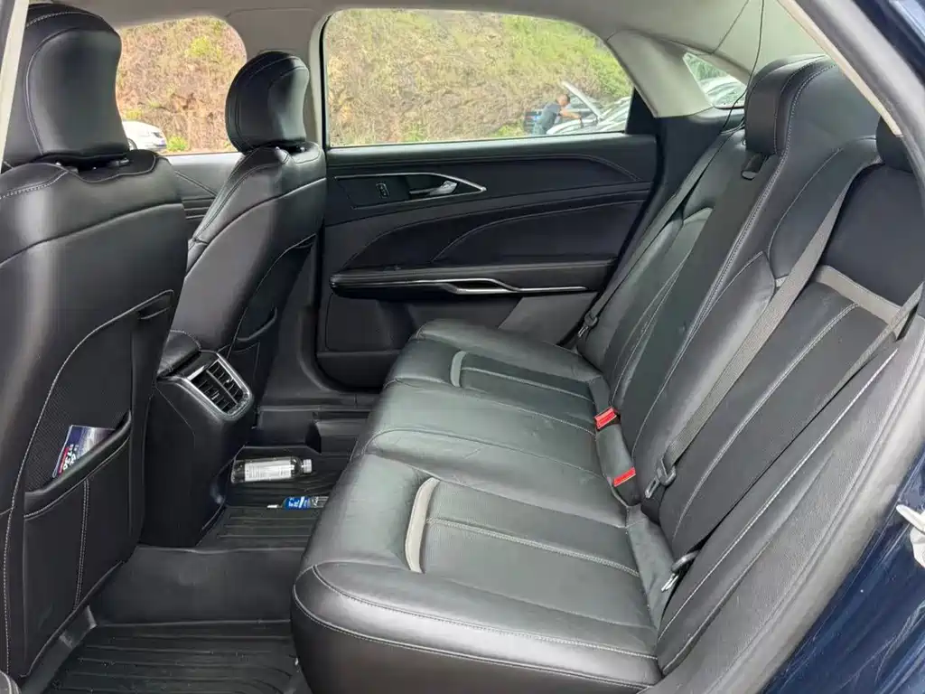 Ford Taurus — миниатюра 4