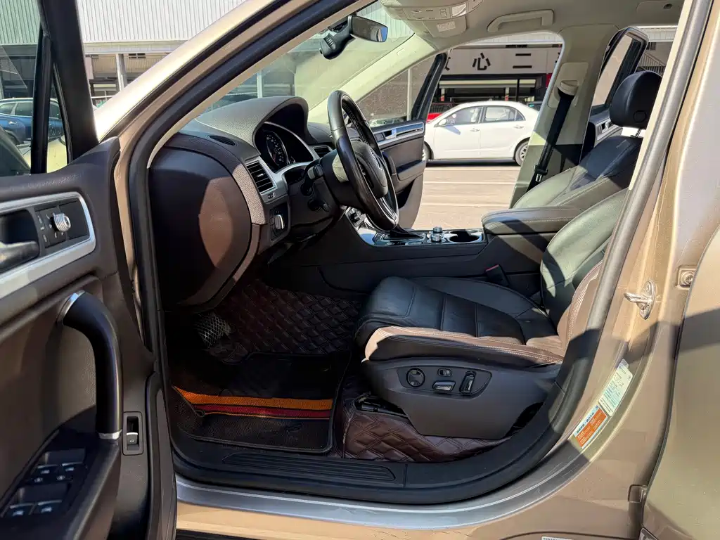 Volkswagen Touareg — миниатюра 10