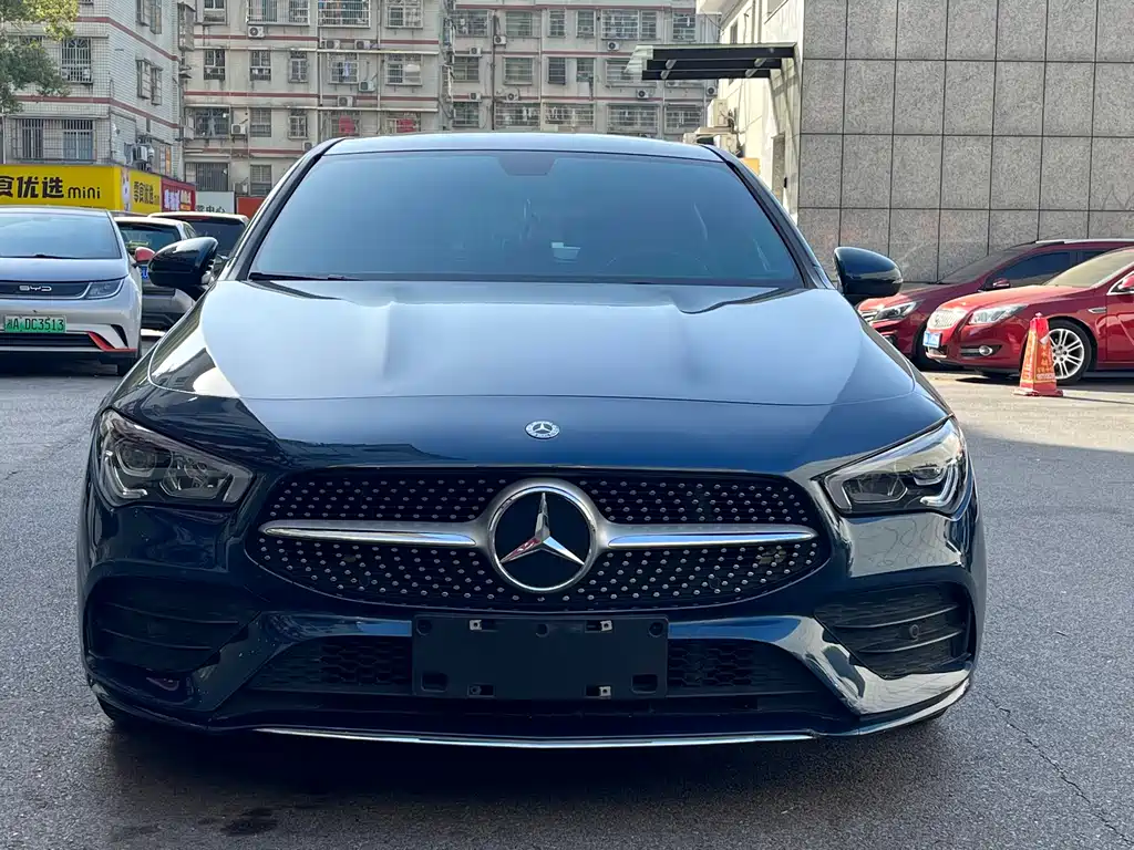 MERCEDES-BENZ CLA
