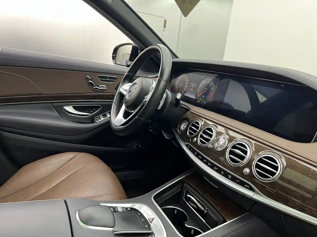 Mercedes-Benz S-Class — миниатюра 13