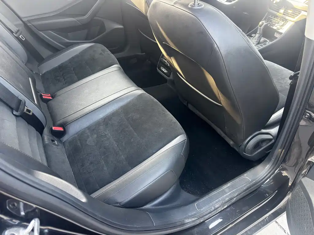 Volkswagen Sagitar — миниатюра 5
