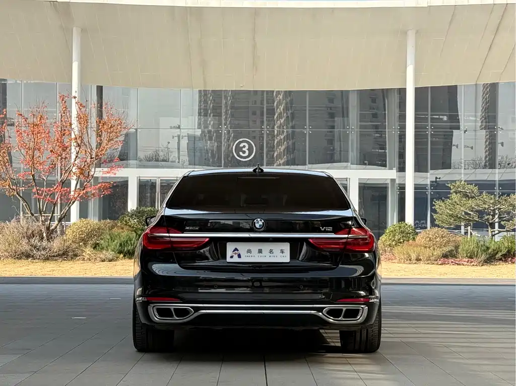 BMW 7 Series — миниатюра 15