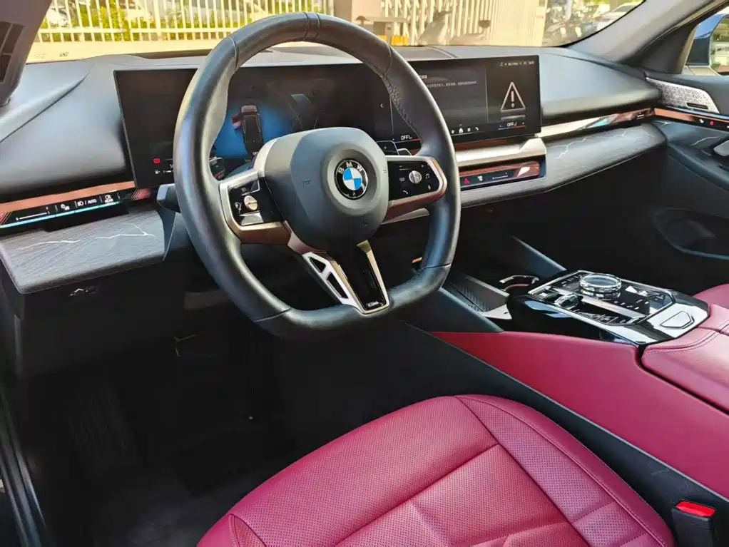 BMW 5 Series — миниатюра 11