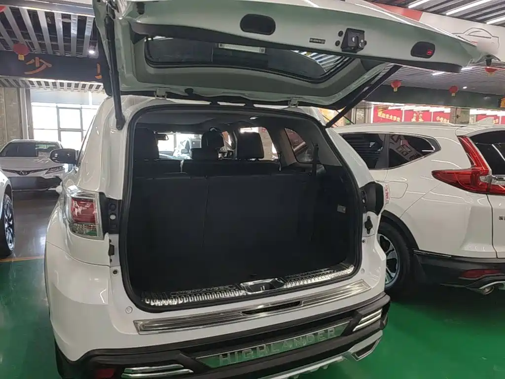 Toyota Highlander — миниатюра 19