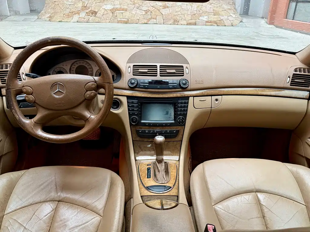 Mercedes-Benz E-Class — миниатюра 10