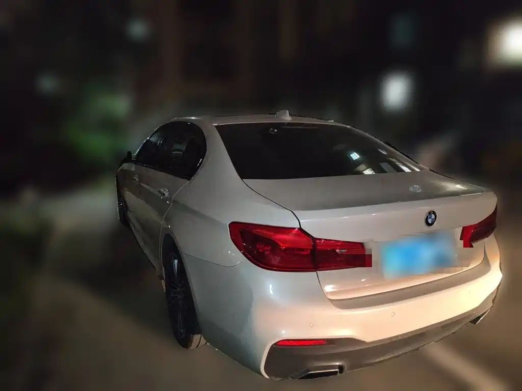 BMW 5 Series — миниатюра 4