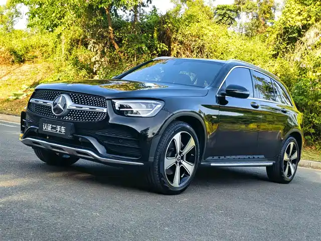 MERCEDES BENZ GLC