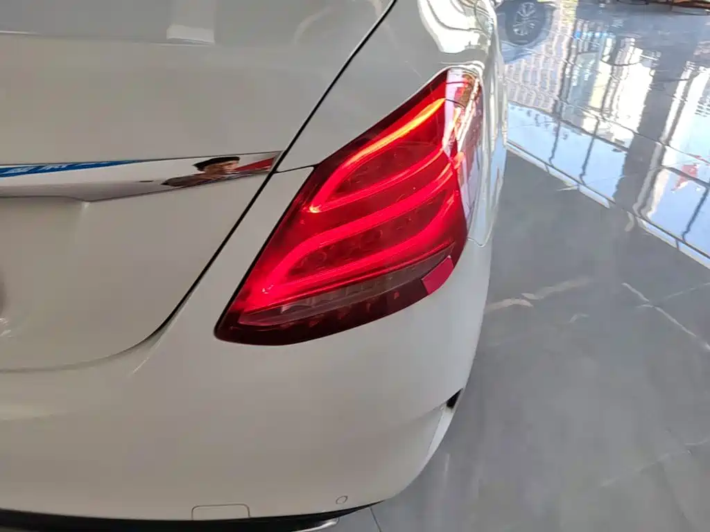 Mercedes-Benz C-Class — миниатюра 8