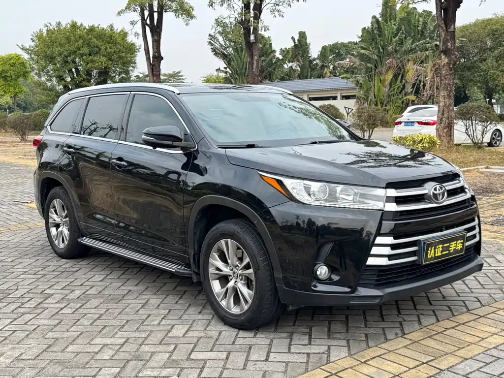 TOYOTA HIGHLANDER