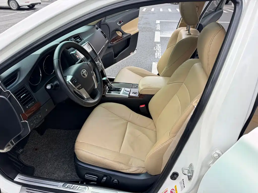 Toyota Reiz — миниатюра 10