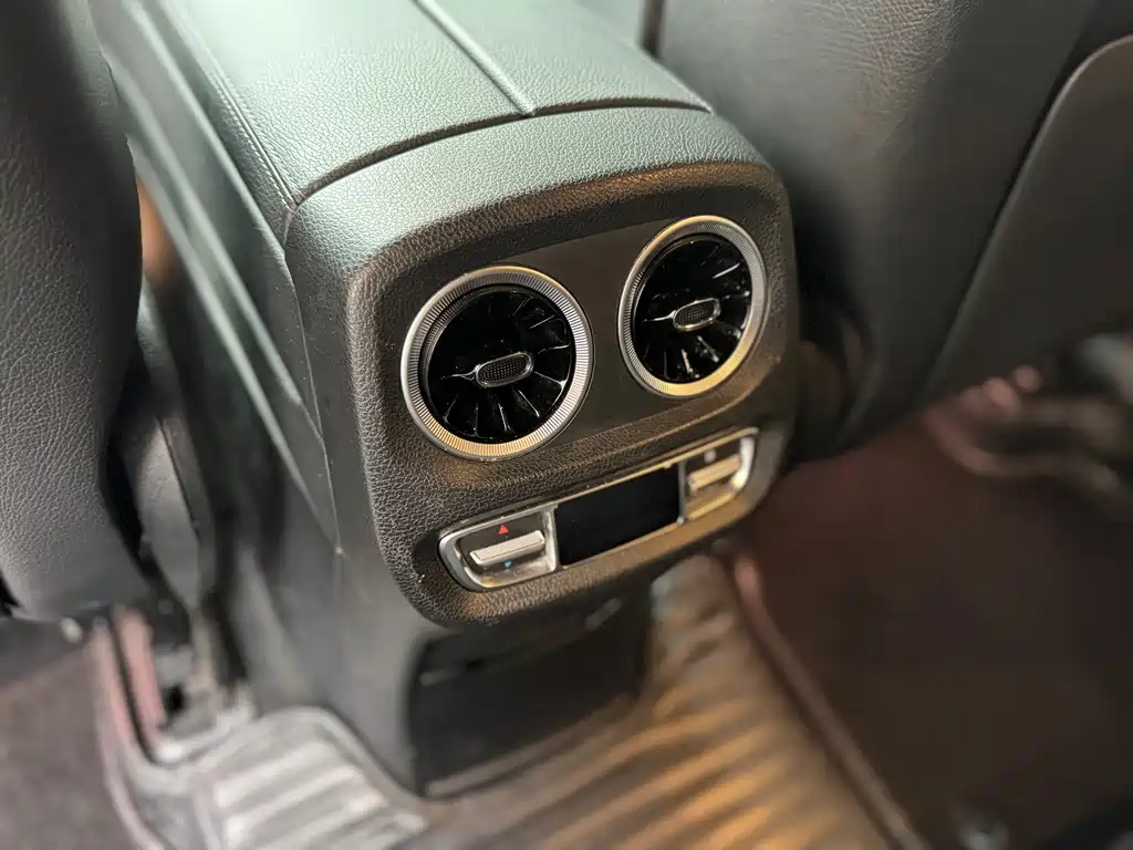 Mercedes-Benz G-Class — миниатюра 11