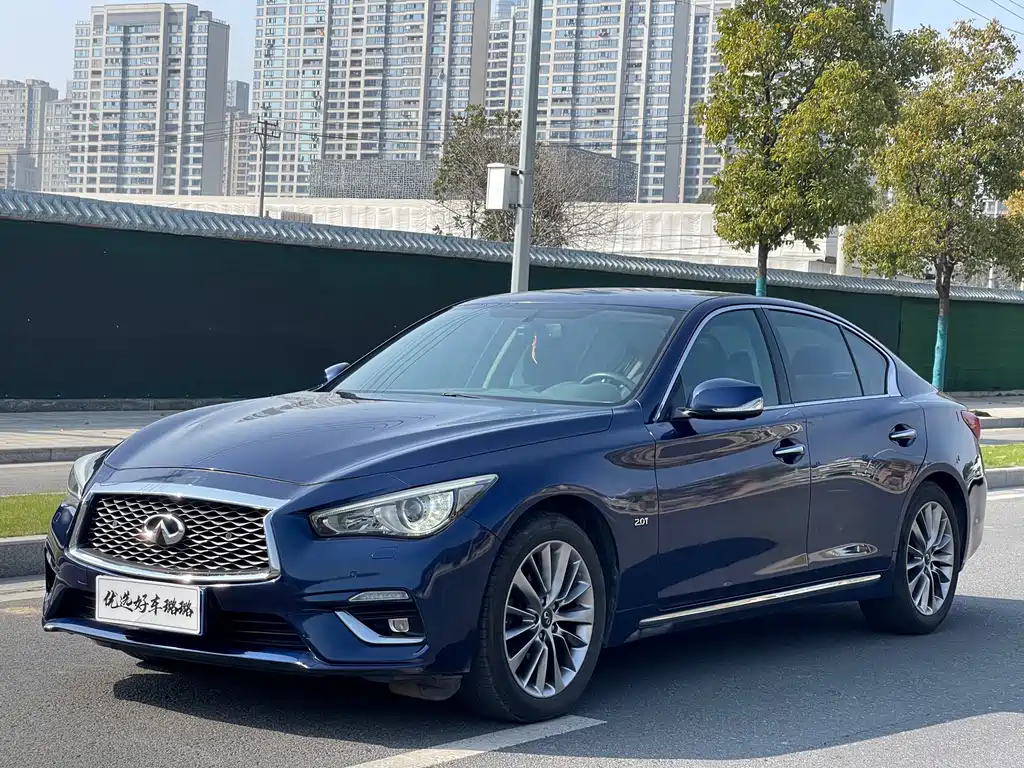 INFINITI Q50L