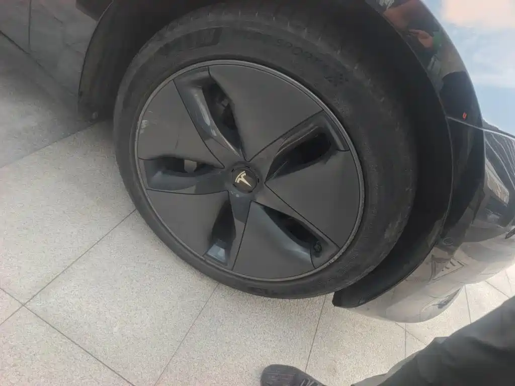Tesla Model 3 — миниатюра 25