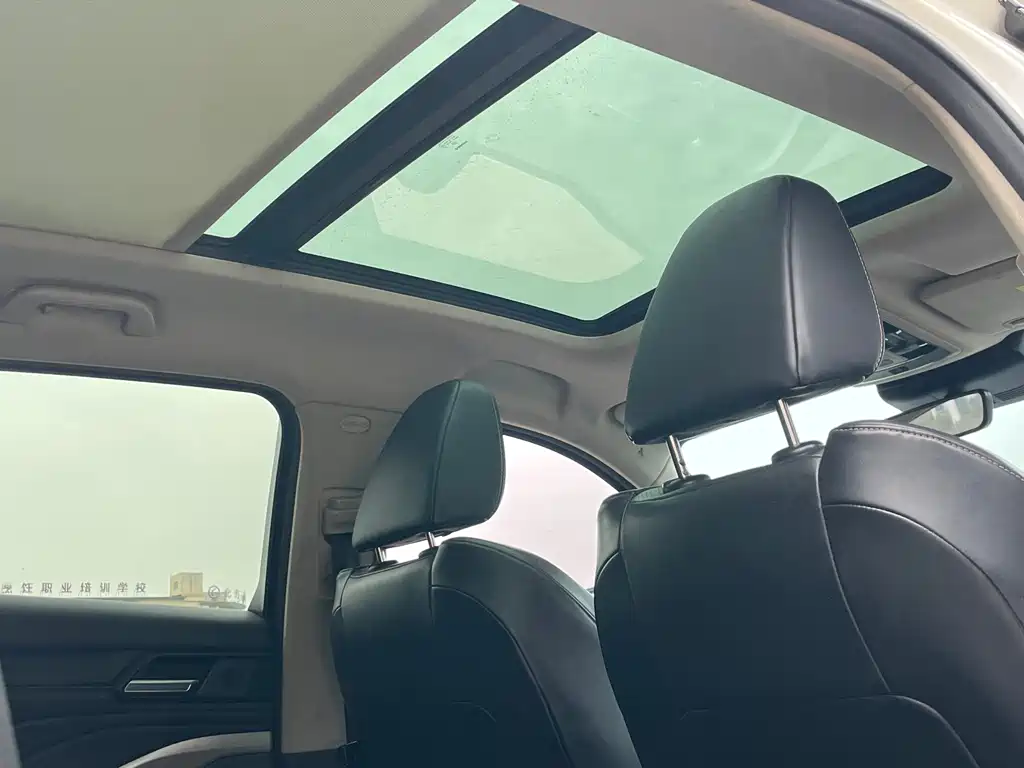 WEI PAI WEI BRAND VV6