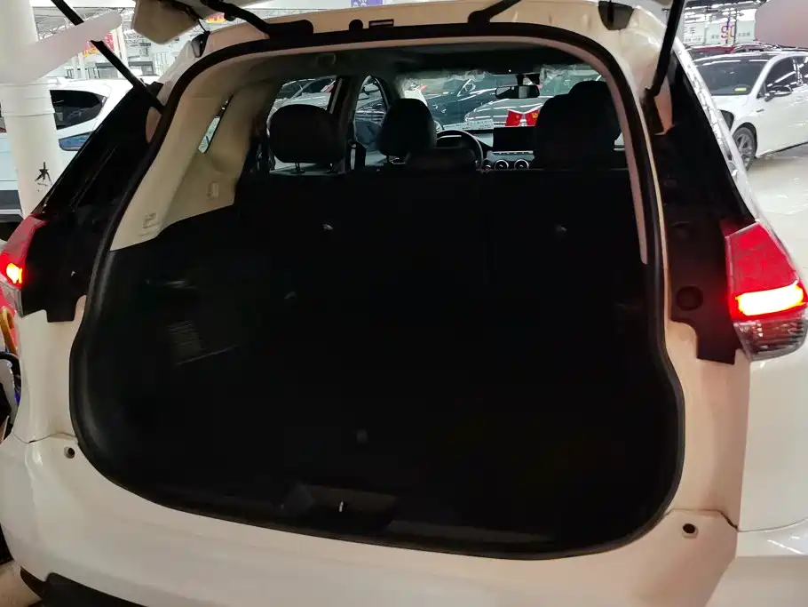 Nissan X-Trail — миниатюра 4