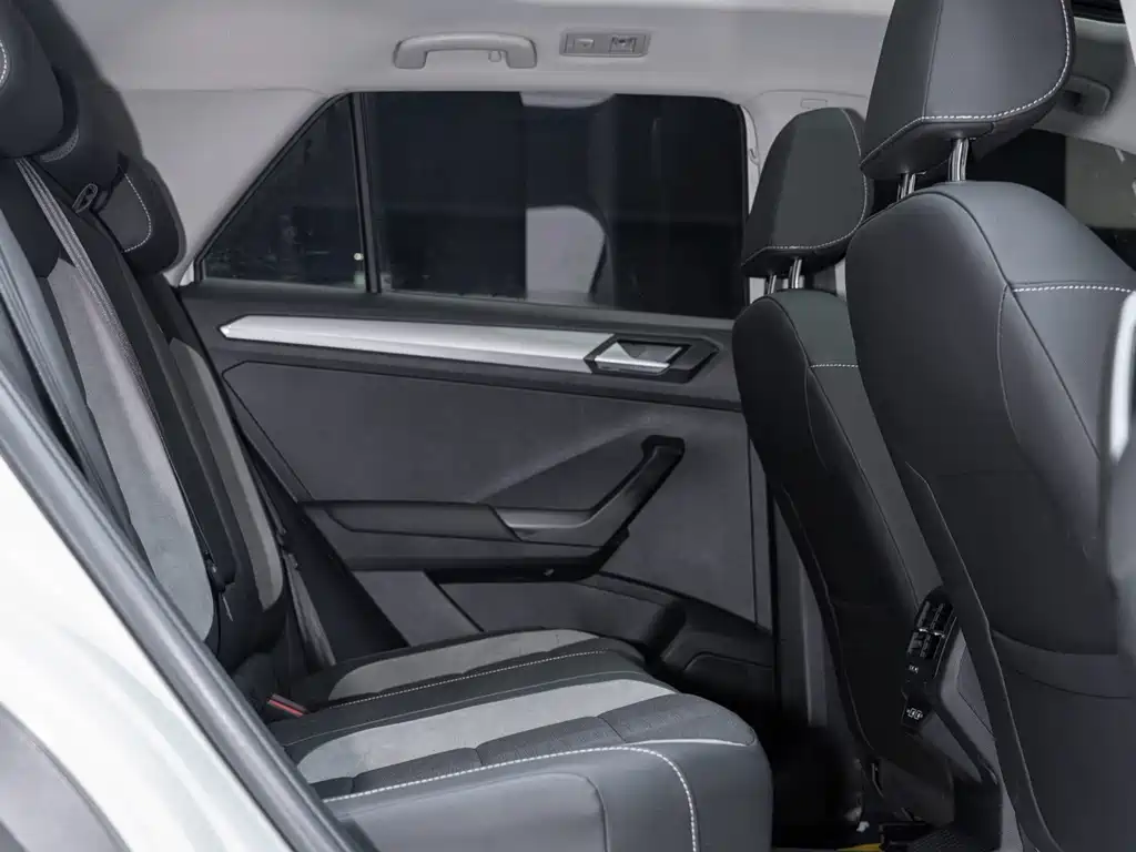 Volkswagen T-Roc — миниатюра 15