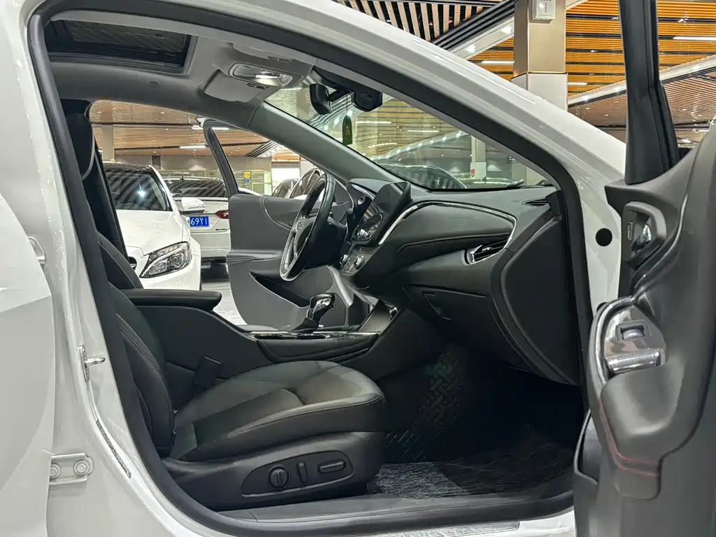 Chevrolet Malibu XL — миниатюра 11