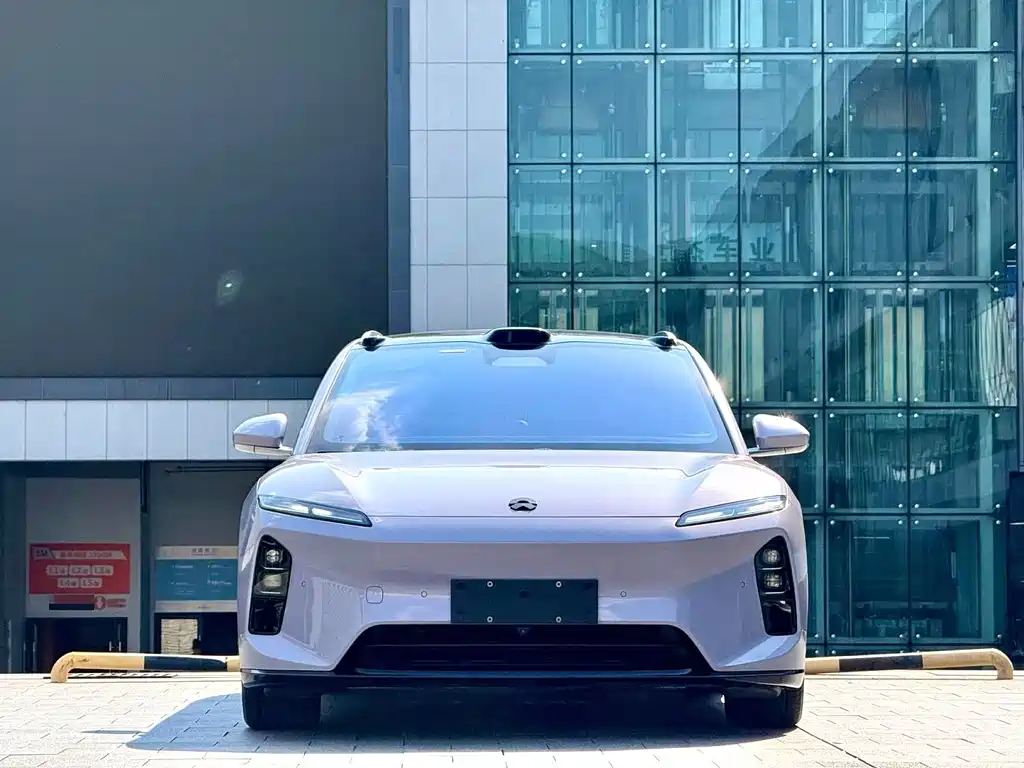 NIO ET5T — миниатюра 2