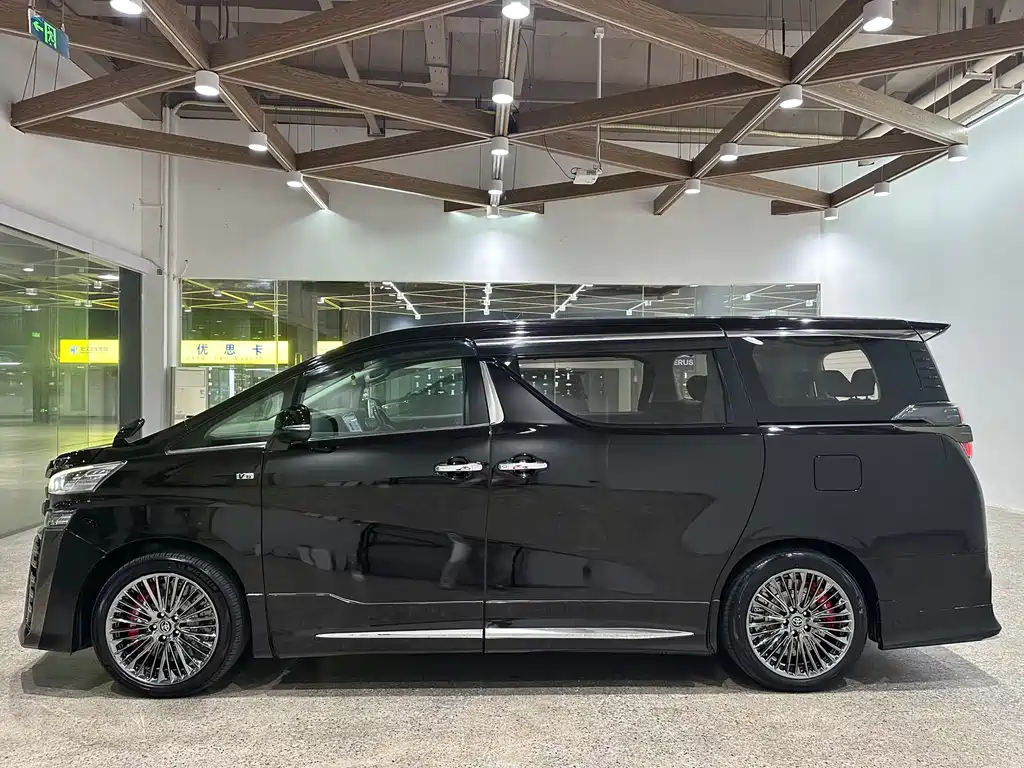 Toyota Vellfire — миниатюра 19