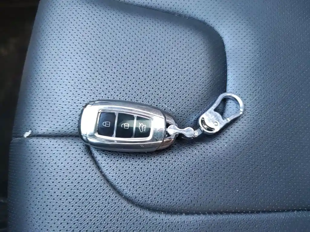 Hyundai Elantra — миниатюра 9