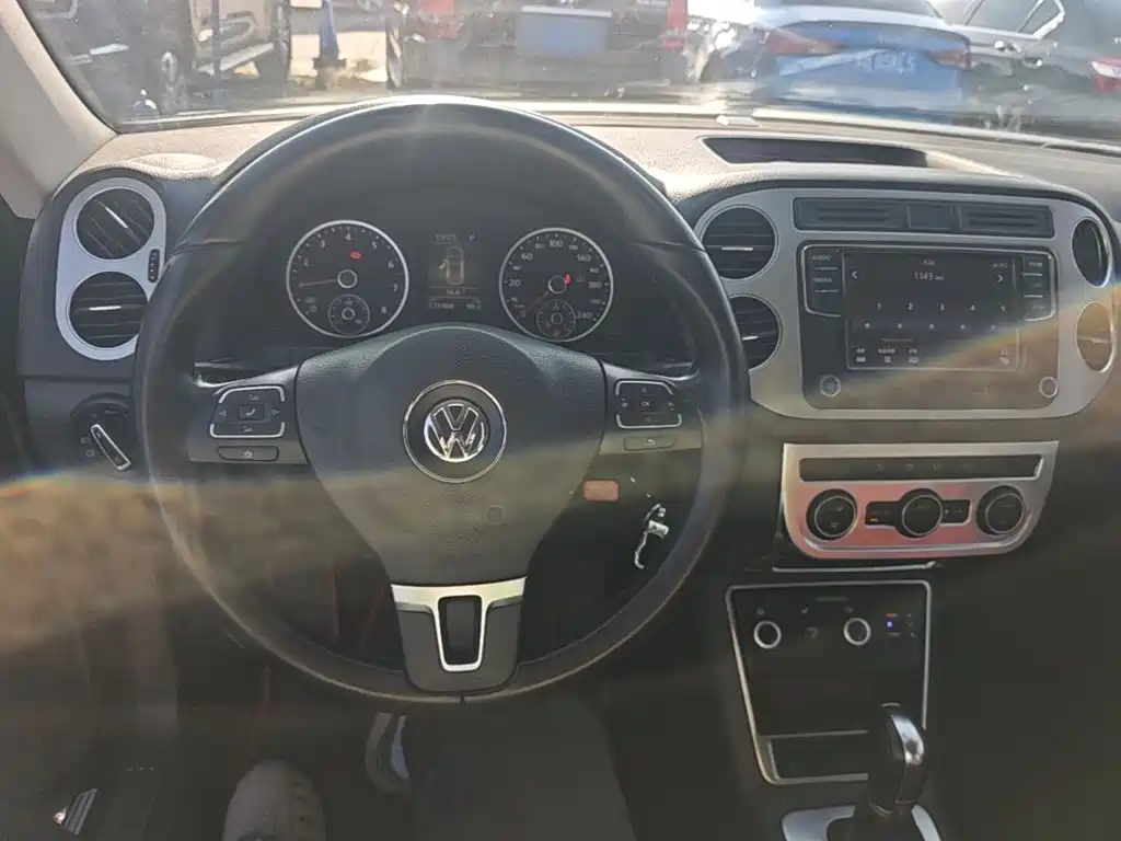 Volkswagen Tiguan — миниатюра 11