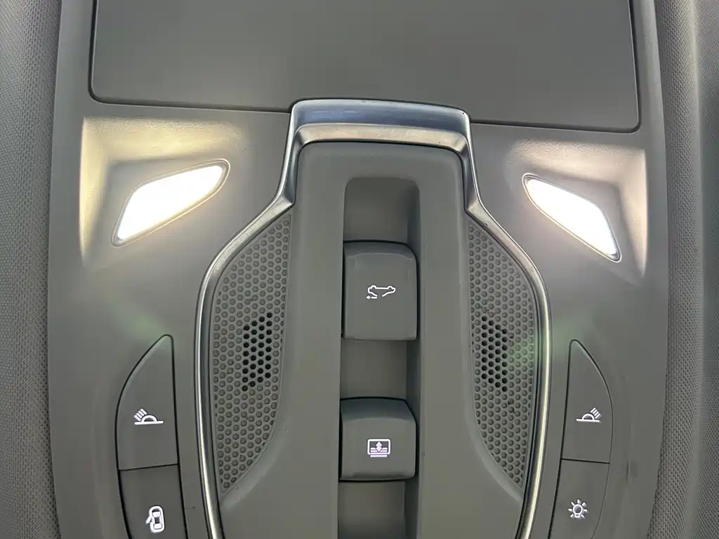 Roewe RX5 MAX — миниатюра 30