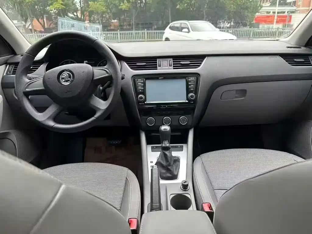 Skoda Octavia — миниатюра 8