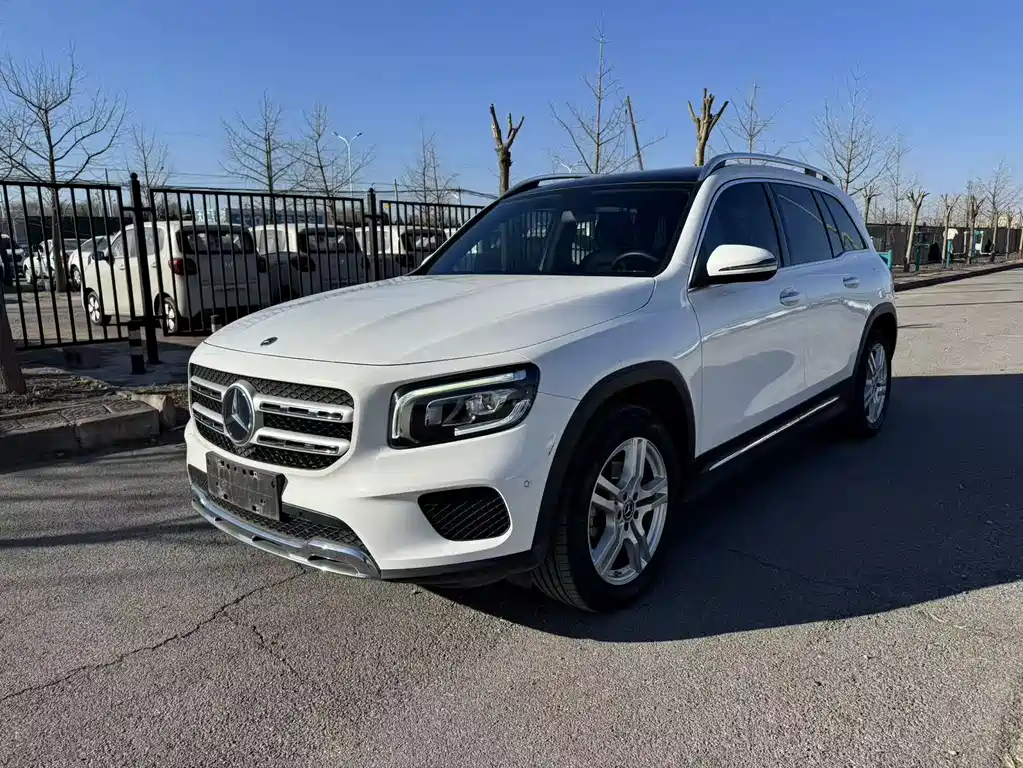 MERCEDES-BENZ GLB