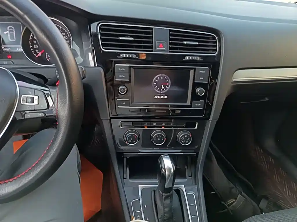 Volkswagen Golf — миниатюра 13