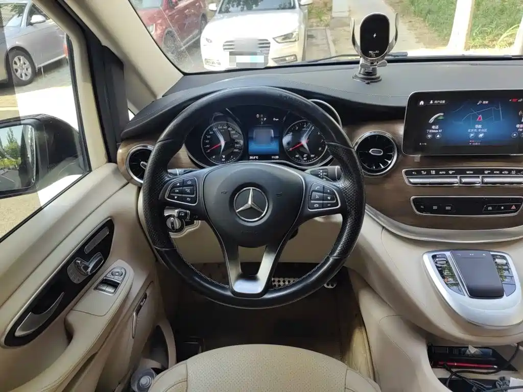 Mercedes-Benz V-Class — миниатюра 3
