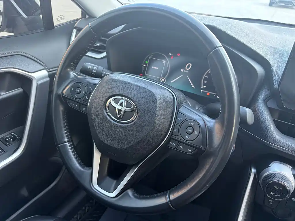 Toyota Wildlander — миниатюра 18