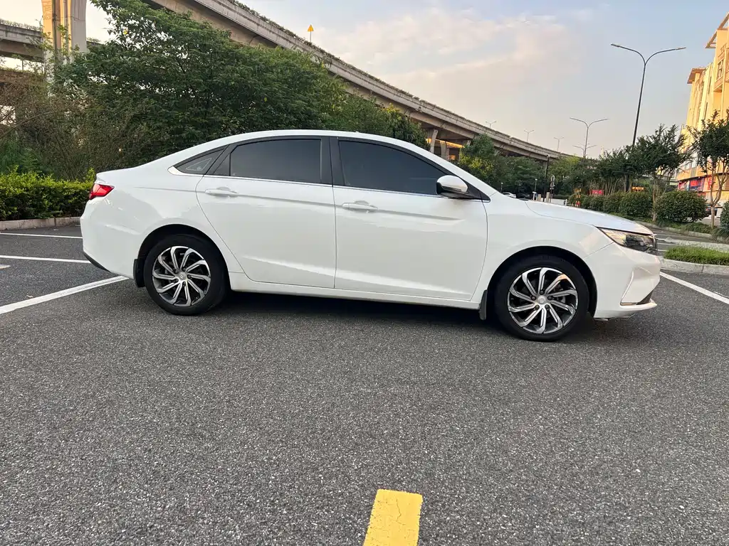 Geely Emgrand GL — миниатюра 4