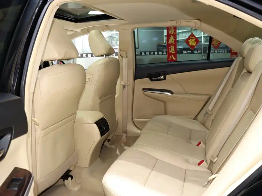 Toyota Camry — миниатюра 11