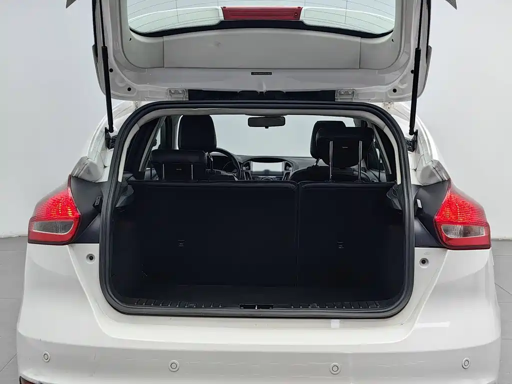 Ford Focus — миниатюра 16