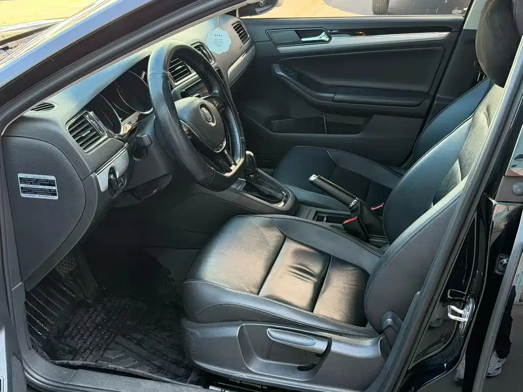 Volkswagen Sagitar — миниатюра 7